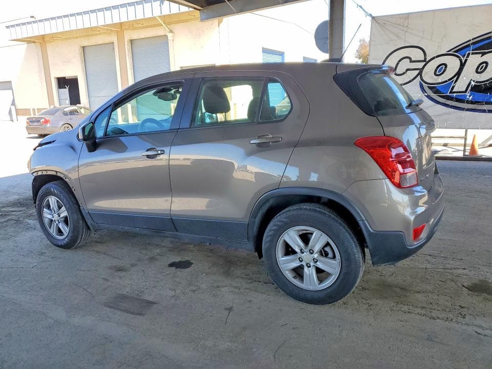 2022 CHEVROLET TRAX LS 2
