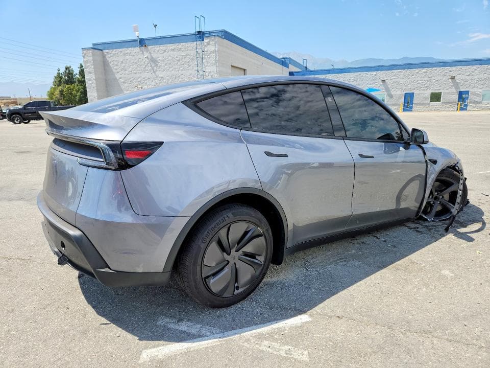 2026 TESLA MODEL Y 3
