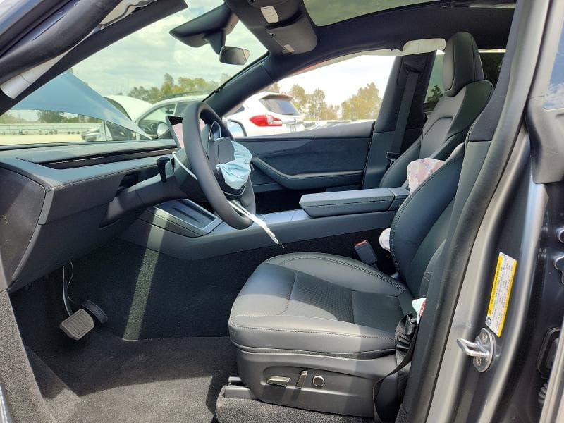 2026 TESLA MODEL Y 7
