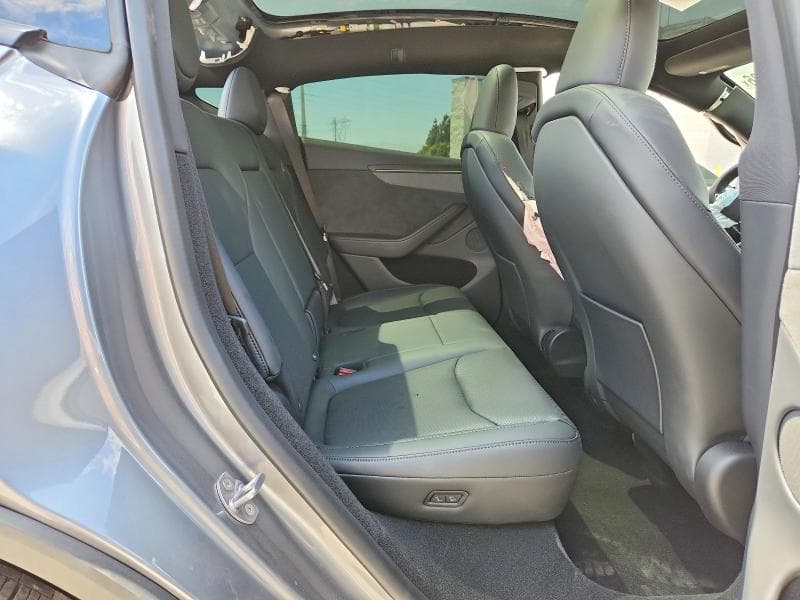 2026 TESLA MODEL Y 10