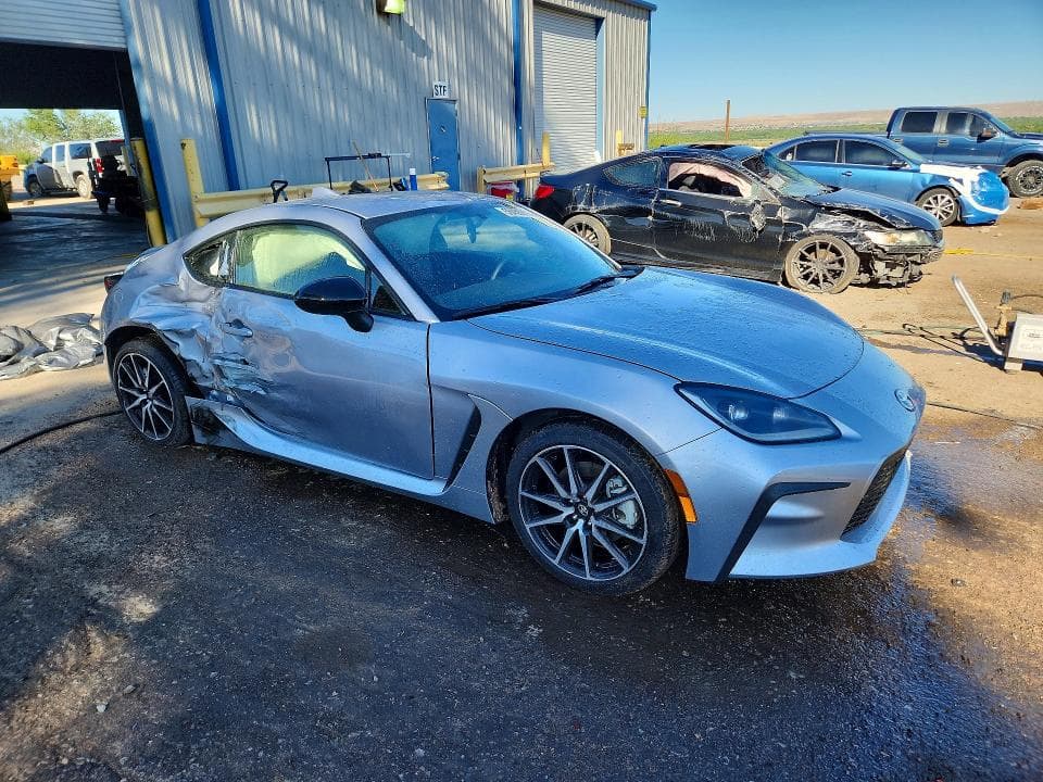 2025 TOYOTA GR86 BASE 4