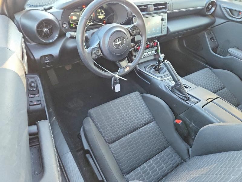 2025 TOYOTA GR86 BASE 8