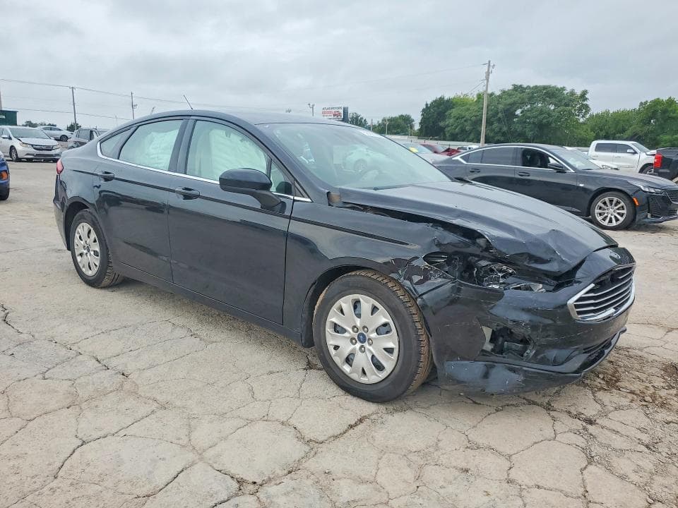 2019 FORD FUSION S 4