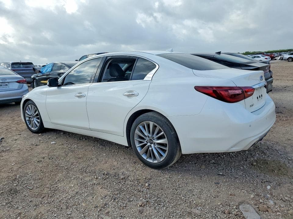 2021 INFINITI Q50 LUXE 2
