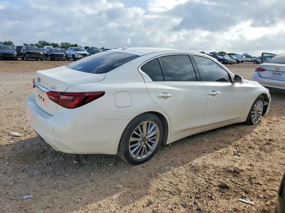 2021 INFINITI Q50 LUXE 3