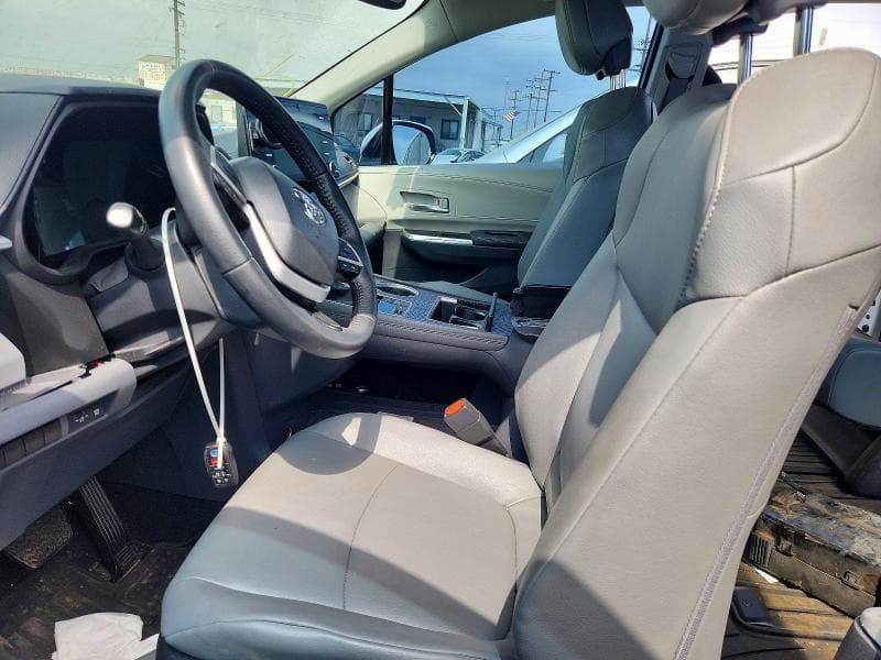 2023 TOYOTA SIENNA XLE 7