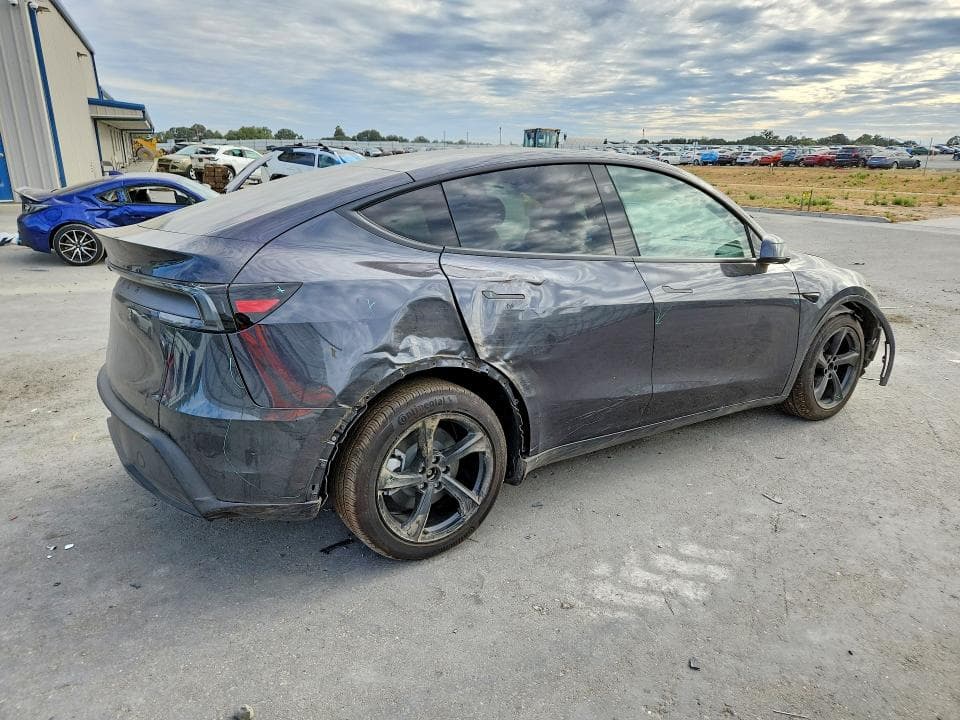 2026 TESLA MODEL Y 3