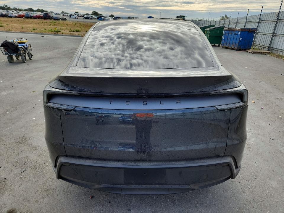 2026 TESLA MODEL Y 6