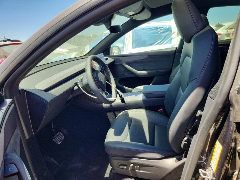 2026 TESLA MODEL Y 7