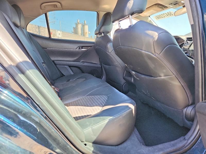 2019 TOYOTA CAMRY SE 10