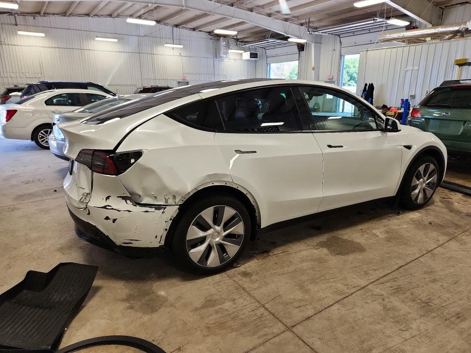 2024 TESLA MODEL Y 3
