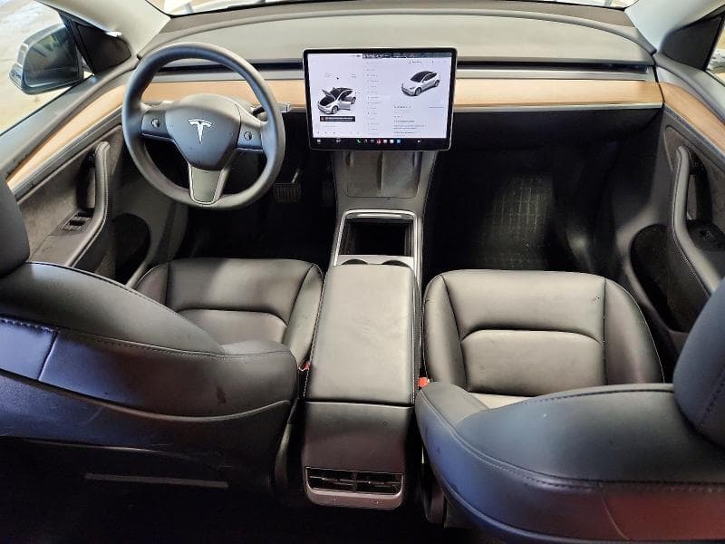 2024 TESLA MODEL Y 8