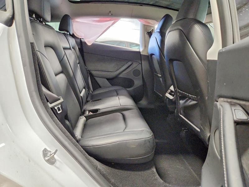 2024 TESLA MODEL Y 10