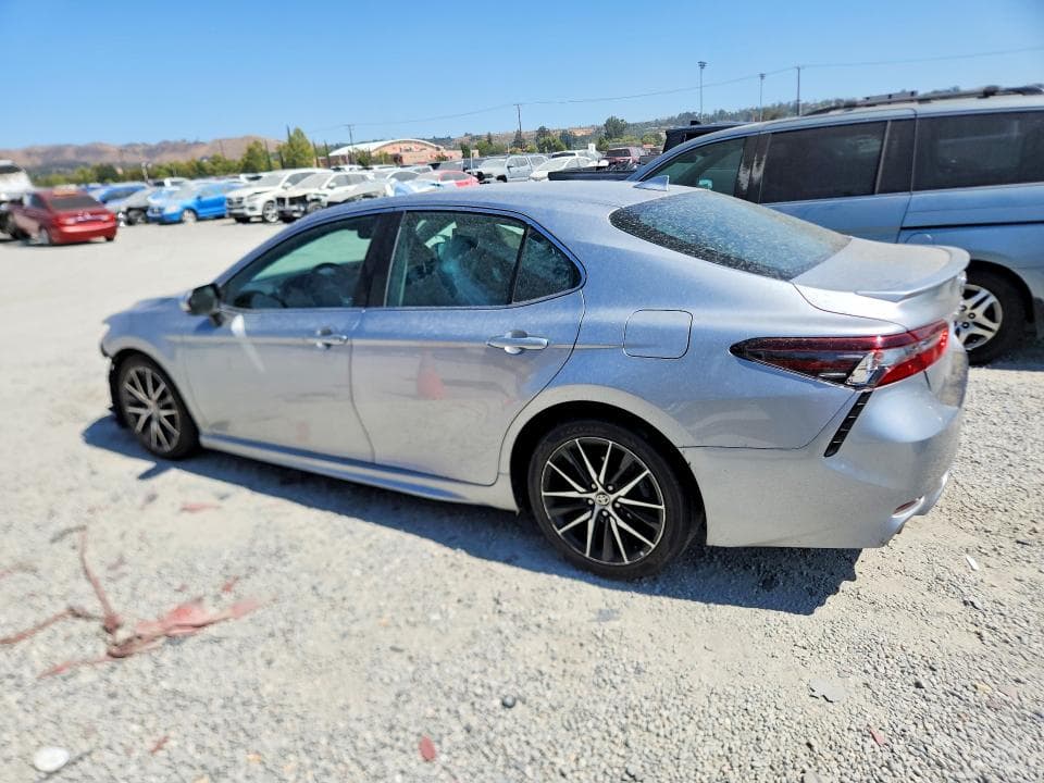 2021 TOYOTA CAMRY SE 2
