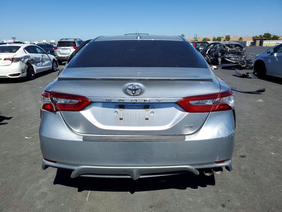 2019 TOYOTA CAMRY SE 6