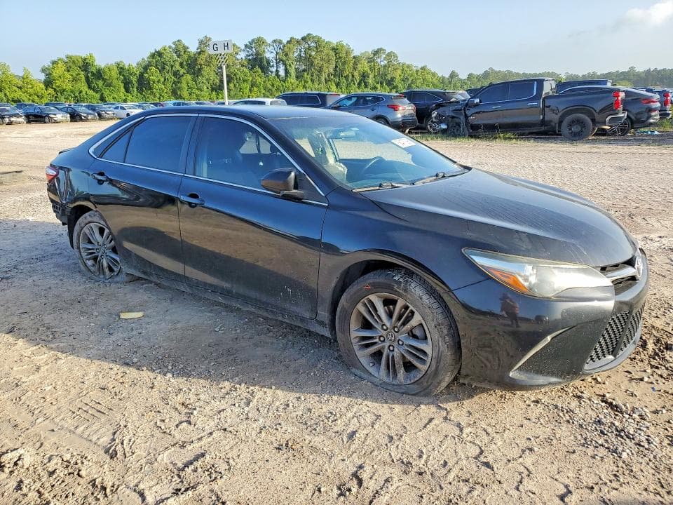2017 TOYOTA CAMRY SE SE 4