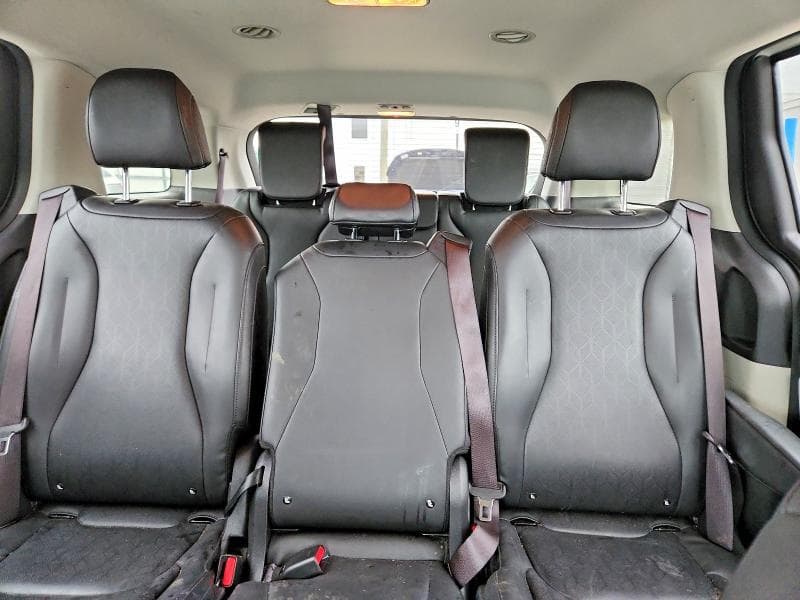 2022 KIA CARNIVAL LX 10