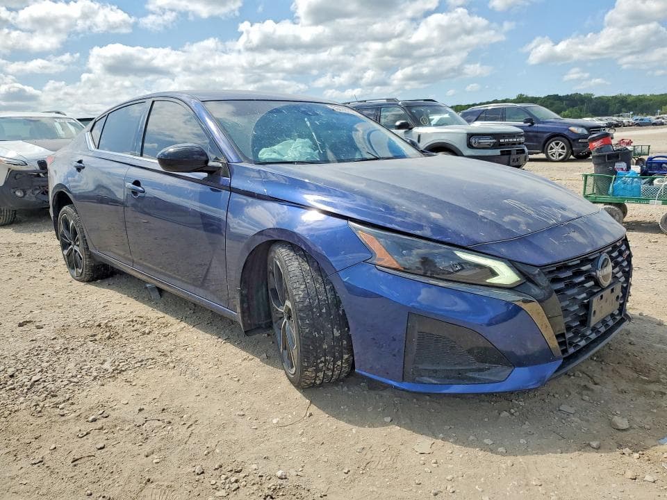 2023 NISSAN ALTIMA SR 4