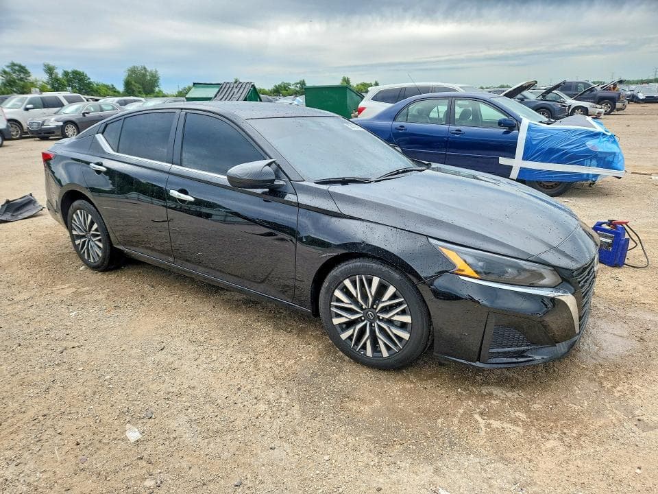 2025 NISSAN ALTIMA SV 4