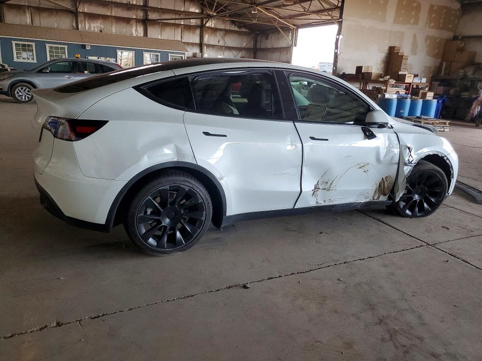 2024 TESLA MODEL Y 3