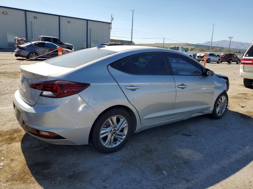 2020 HYUNDAI ELANTRA SEL 3
