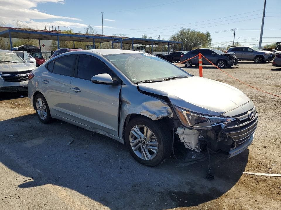 2020 HYUNDAI ELANTRA SEL 4