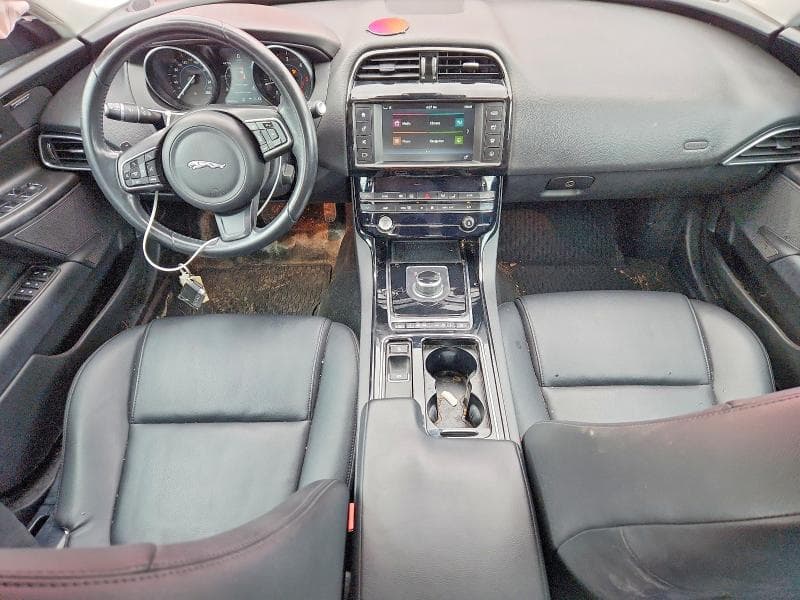 2018 JAGUAR XE PREMIUM 8