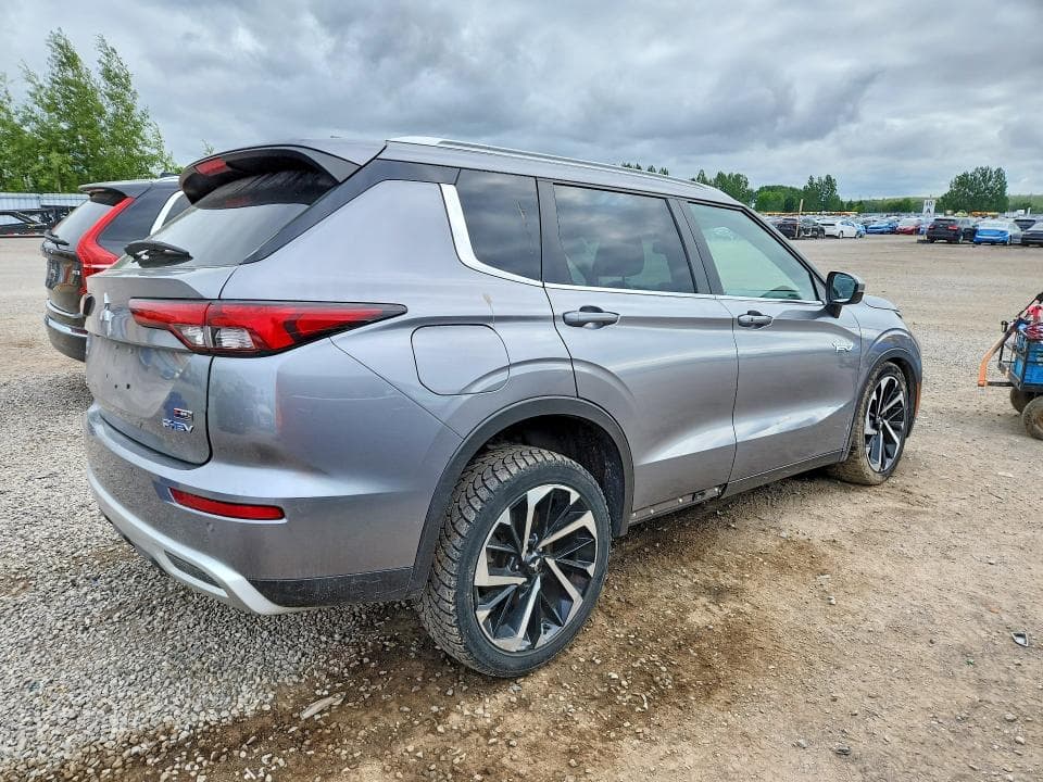 2023 MITSUBISHI OUTLANDER SE 3