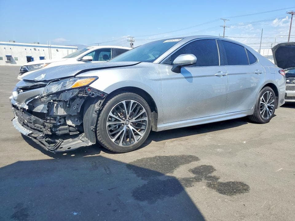 2018 TOYOTA CAMRY SE - 1