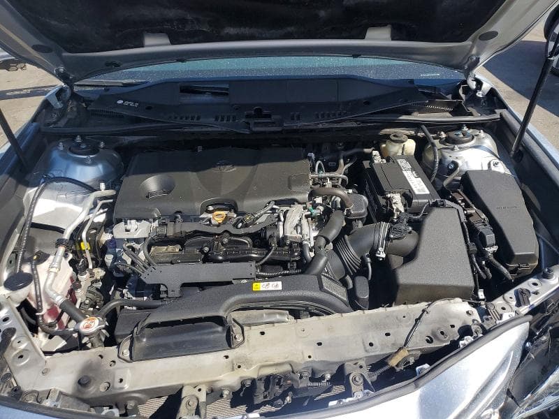 2018 TOYOTA CAMRY SE 11