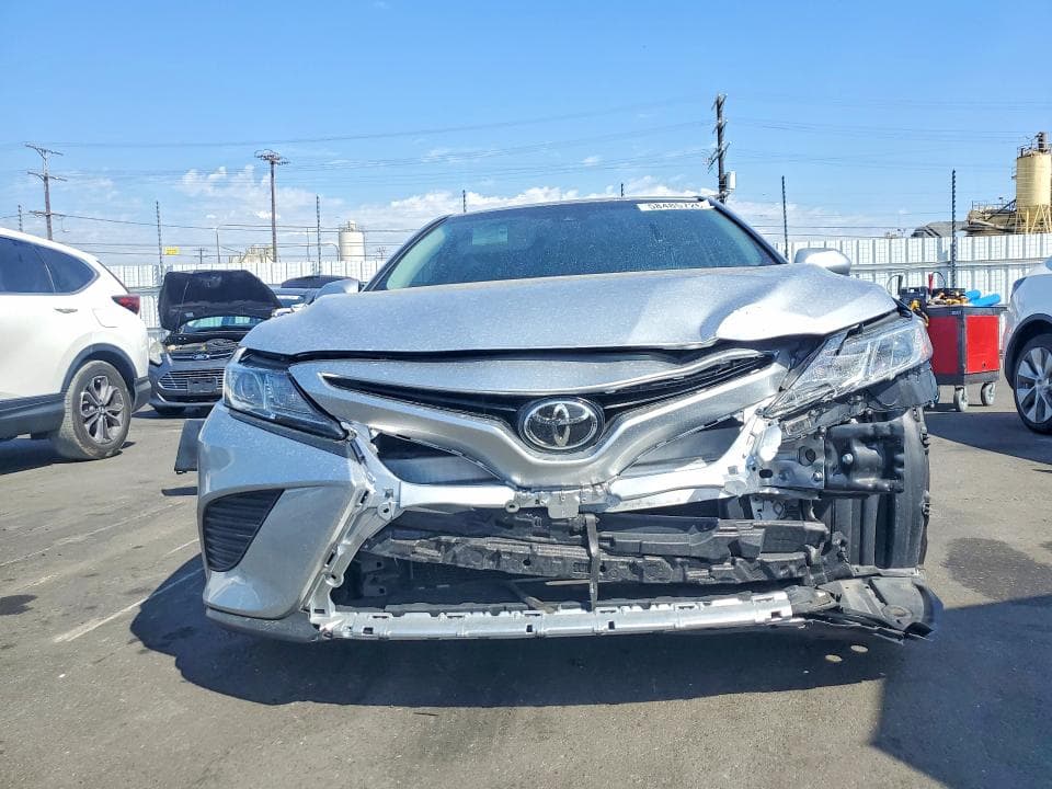 2018 TOYOTA CAMRY SE 5