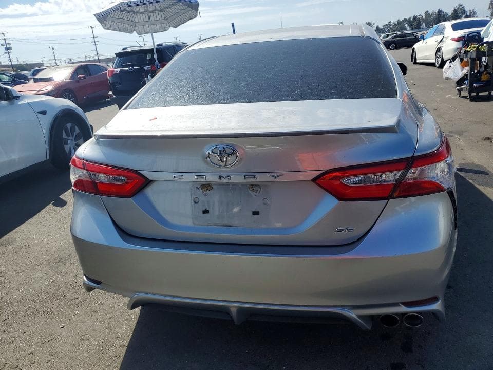 2018 TOYOTA CAMRY SE 6