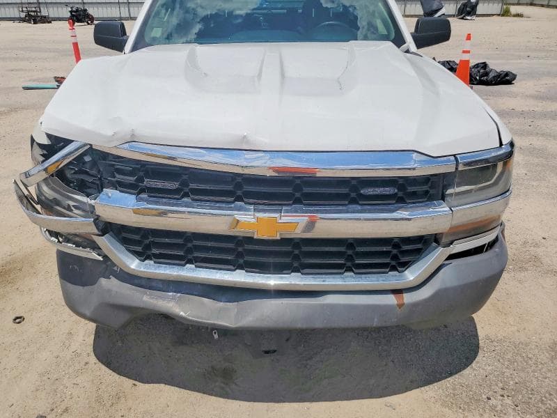 2018 CHEVROLET SILVERADO C1500 11
