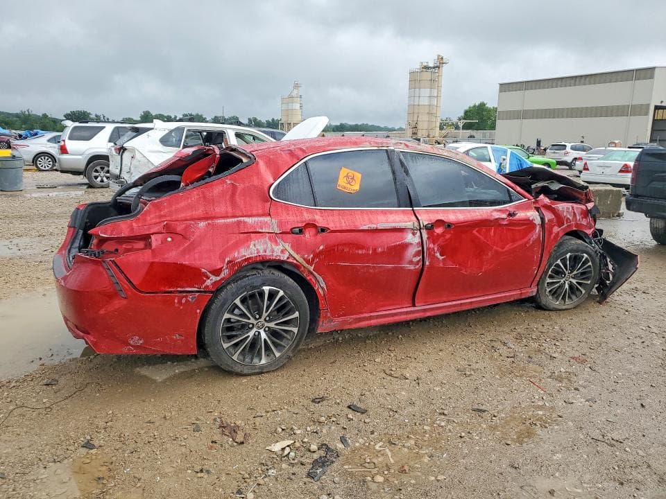 2020 TOYOTA CAMRY SE SE 3