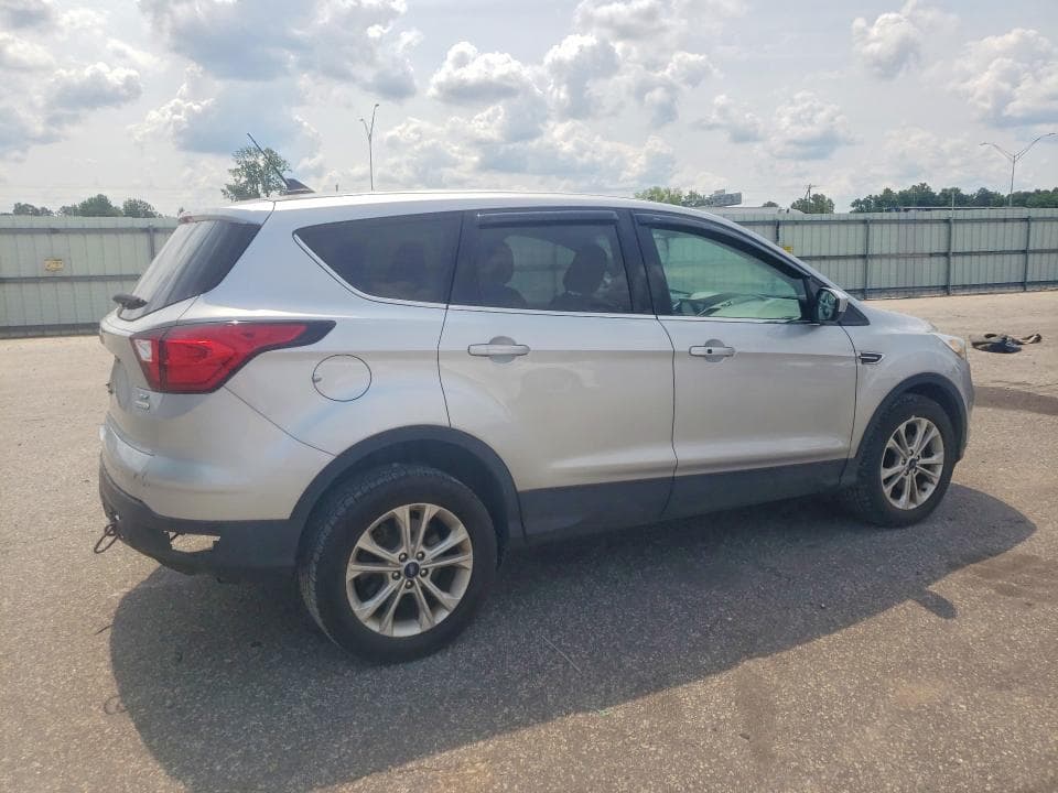 2019 FORD ESCAPE SE 3