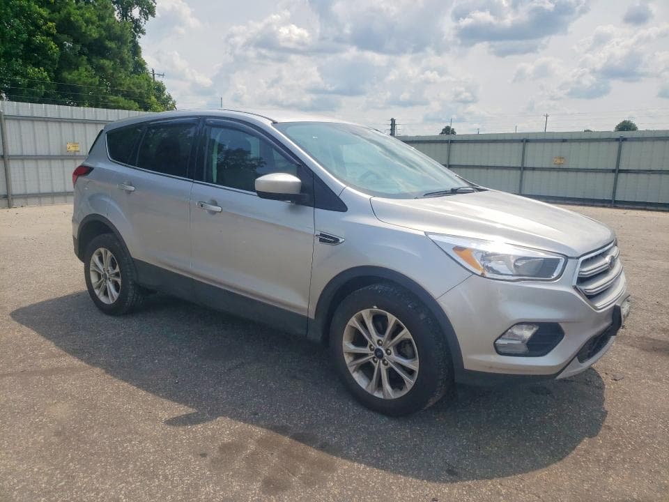 2019 FORD ESCAPE SE 4