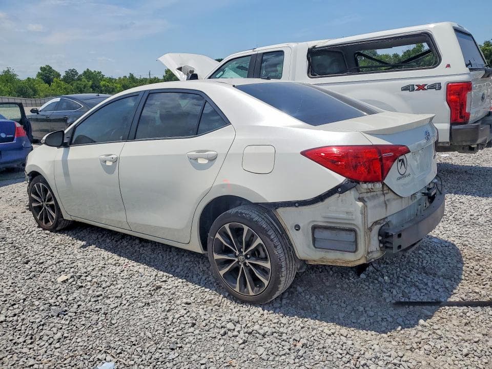 2017 TOYOTA COROLLA XSE 2