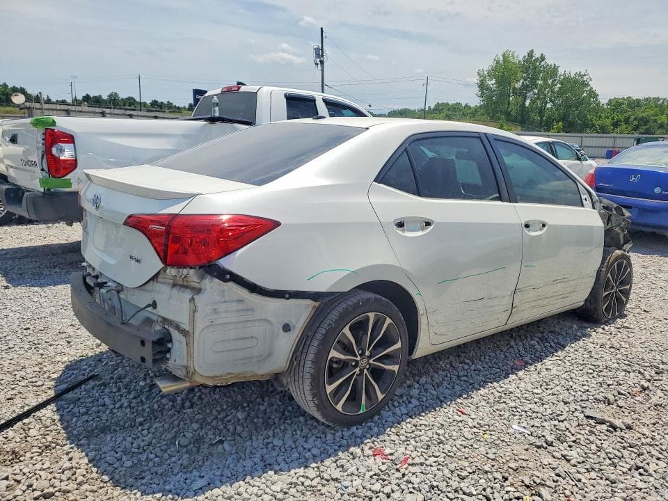 2017 TOYOTA COROLLA XSE 3