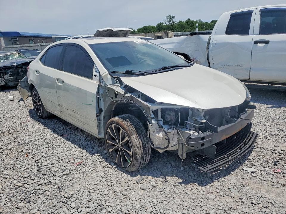 2017 TOYOTA COROLLA XSE 4