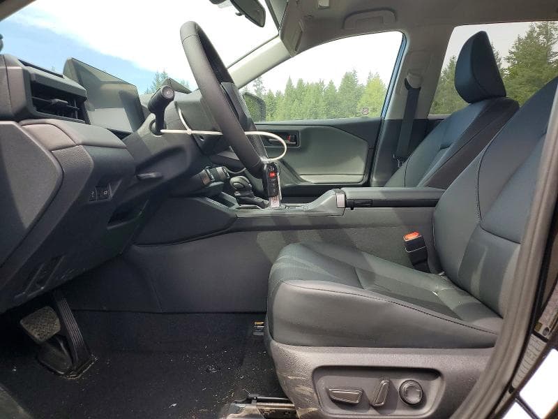 2026 TOYOTA RAV4 XLE PREMIUM 7