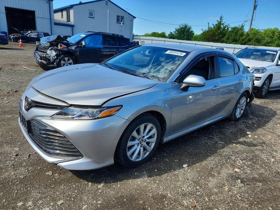 2018 TOYOTA CAMRY LE - 1