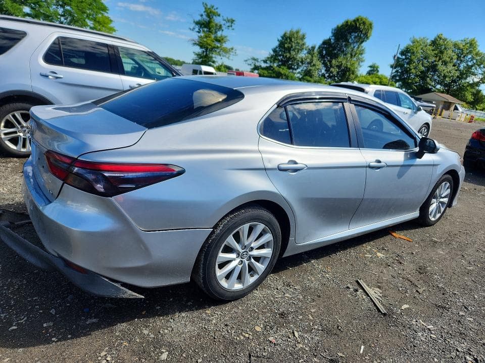 2018 TOYOTA CAMRY LE 3