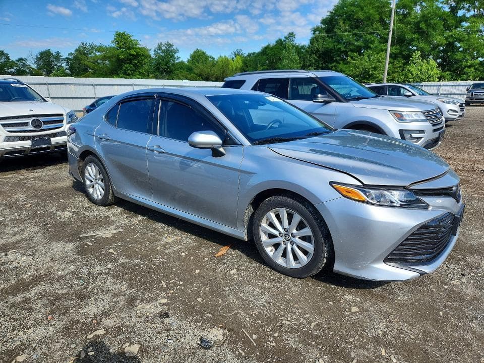 2018 TOYOTA CAMRY LE 4