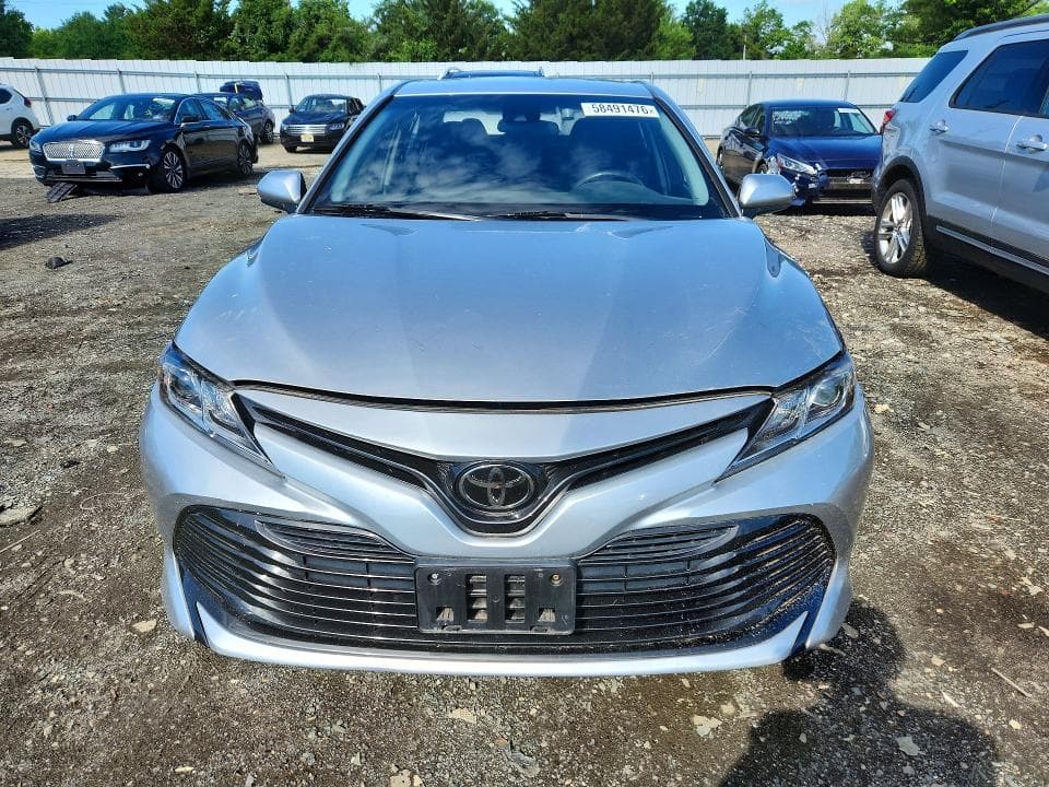 2018 TOYOTA CAMRY LE 5