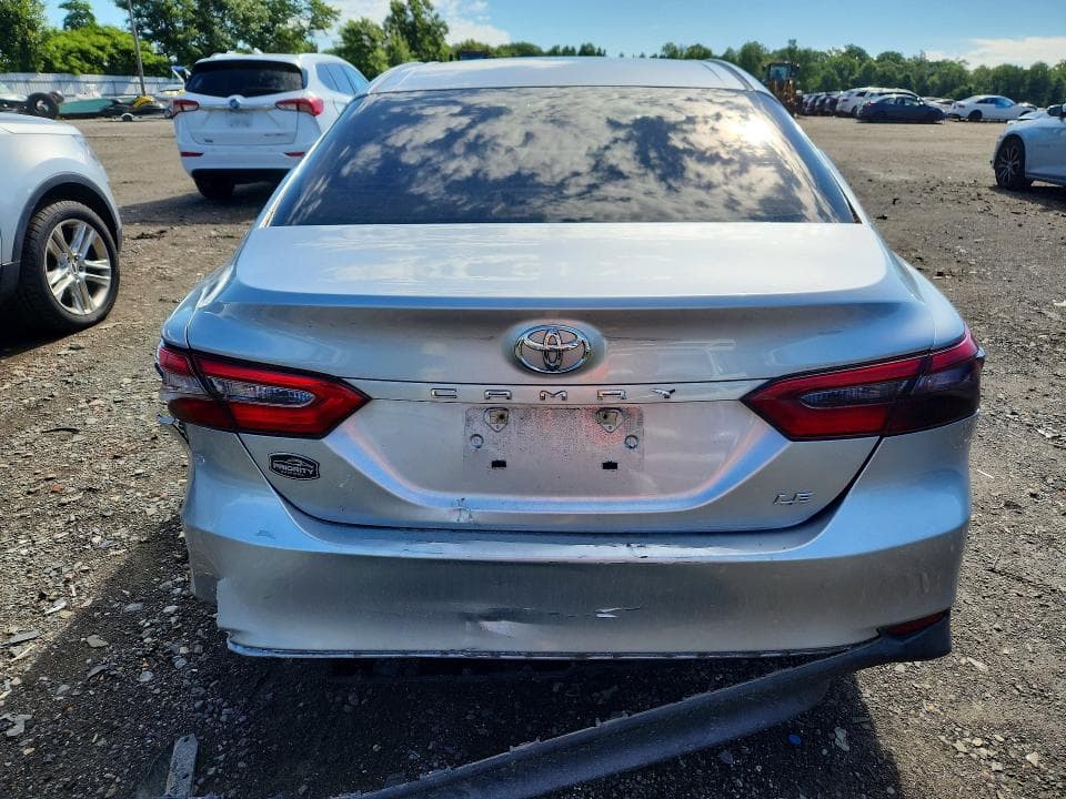2018 TOYOTA CAMRY LE 6