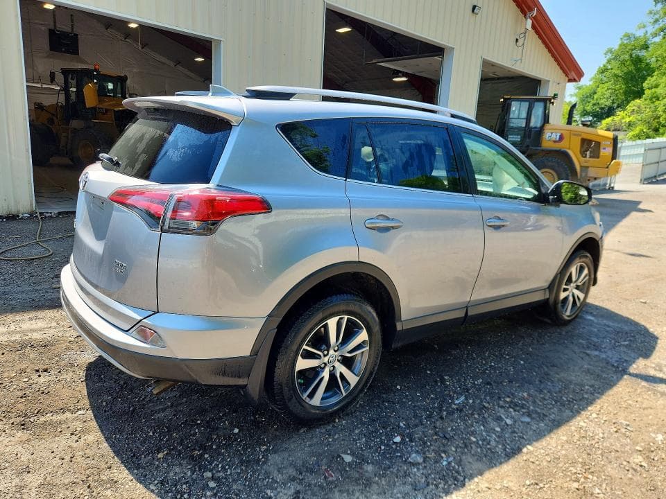 2017 TOYOTA RAV4 XLE XLE 3