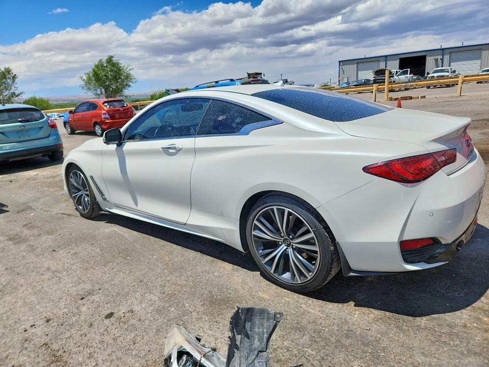 2021 INFINITI Q60 LUXE 2