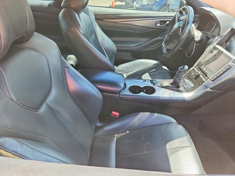 2021 INFINITI Q60 LUXE 10