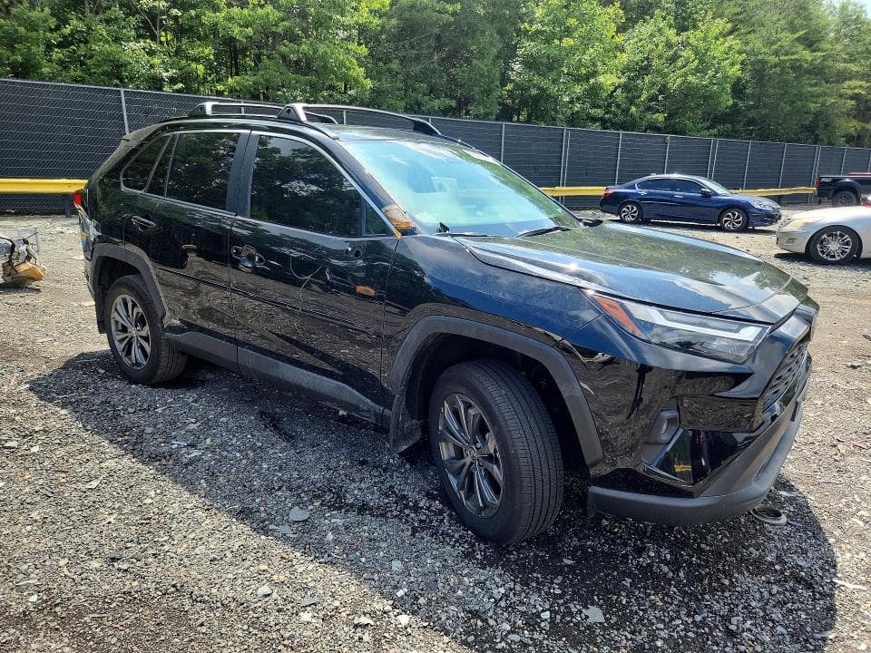 2025 TOYOTA RAV4 XLE PREMIUM 4
