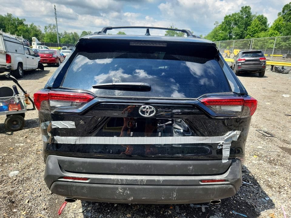 2025 TOYOTA RAV4 XLE PREMIUM 6